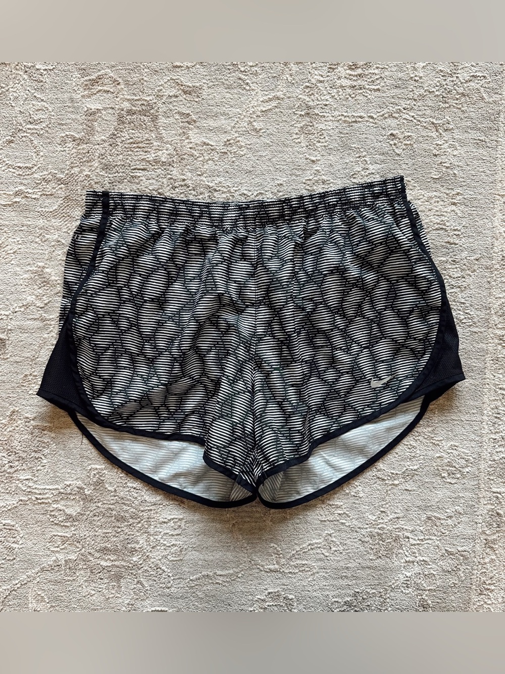 Nike Athletic Running Track Dolphin Shorts Women's Black White Patterned Sz S